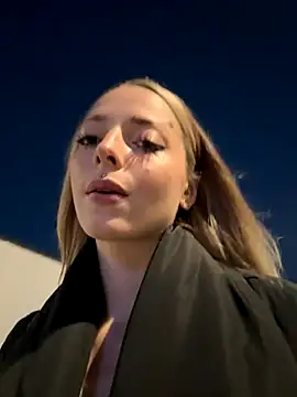 LoraaDoll online show from October 2025 03:53:01 PM