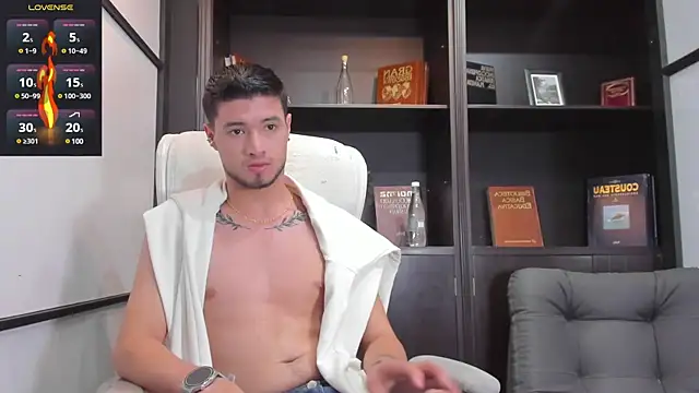 EdwardRoss  online show from March 2025 07:55:02 PM