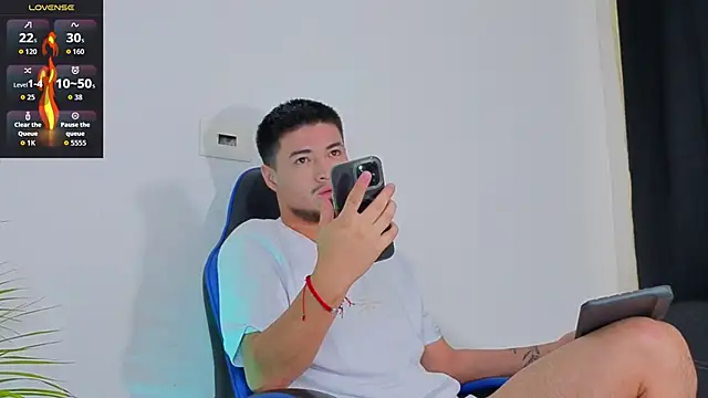 EdwardRoss  online show from November 2025 09:06:02 PM