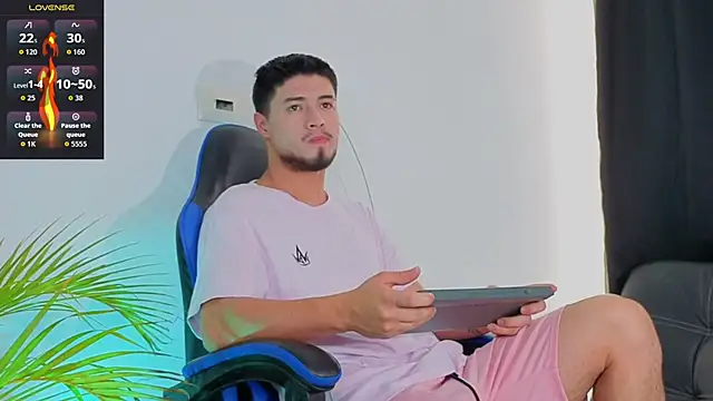 EdwardRoss  online show from December 2025 08:28:02 PM