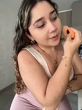 Cherryyquen online show from February 2026 09:32:01 PM