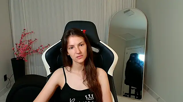 upssnowy online show from October 2025 02:51:02 PM