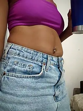 Julia Pretinha online show from March 2025 11:17:01 PM