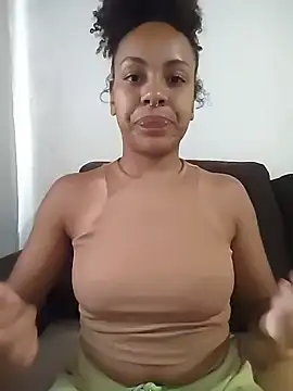 Snapshot of Julia_Pretinha chatting on December 2025 01:07:01 PM Julia Pretinha online show from December 2025 01:07:01 PM