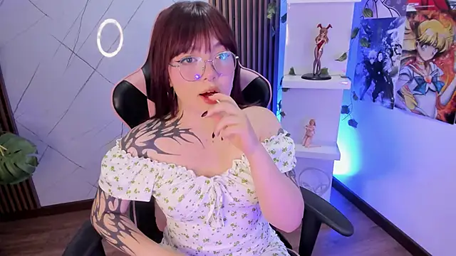 Fluffy Bubble21 online show from February 2025 04:09:02 AM