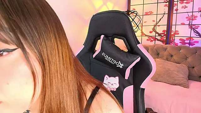 Fluffy Bubble21 online show from January 2026 04:15:01 AM