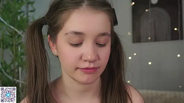 AmiLewis online show from February 2025 04:15:02 AM