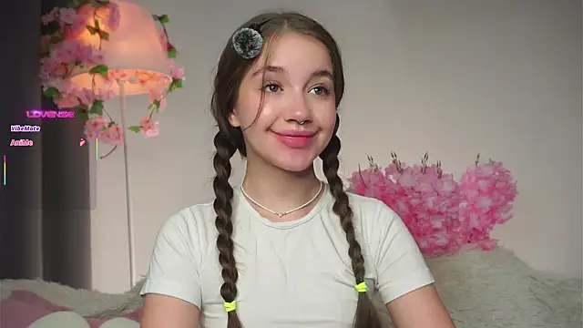 AmiLewis online show from September 2025 01:20:02 AM