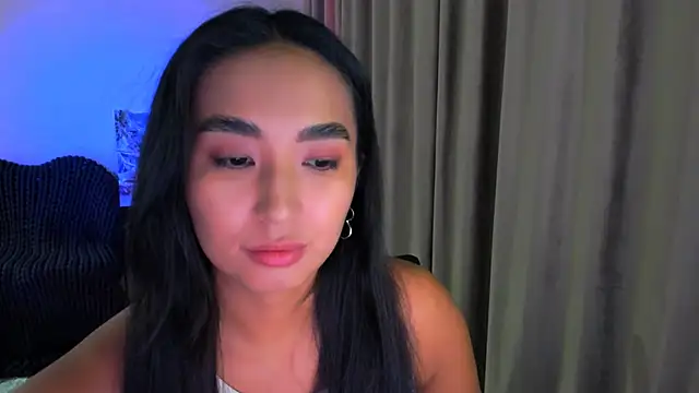 worldofkim online show from February 2025 09:04:02 PM