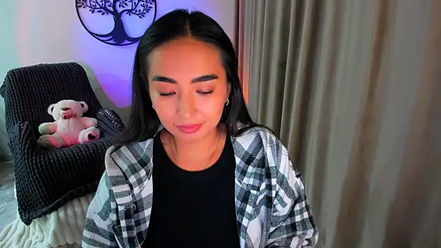 worldofkim online show from October 2025 02:58:02 PM