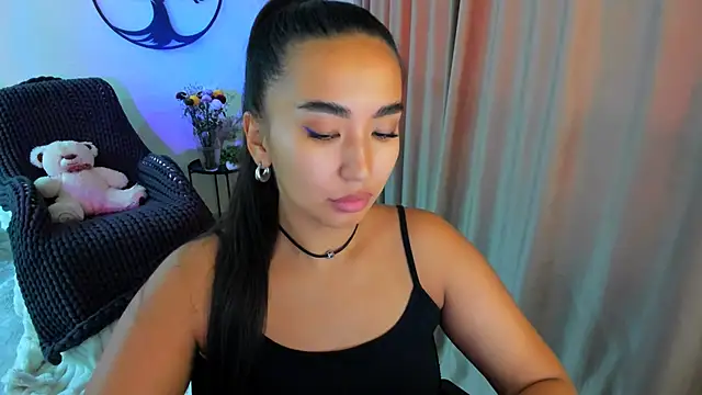 worldofkim online show from November 2025 05:07:02 AM