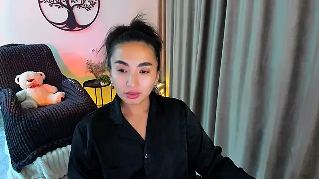 worldofkim online show from November 2025 01:22:02 PM