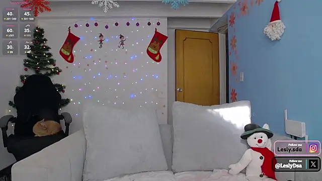 leslyyu online show from December 2024 08:32:02 PM