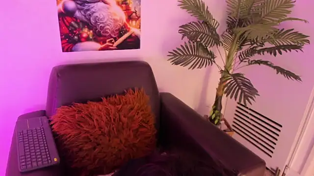 Miia Thompsonn online show from December 2024 03:04:02 AM