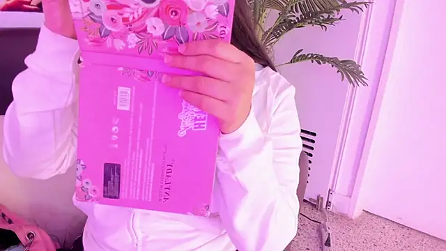 Miia Thompsonn online show from December 2024 03:09:01 AM