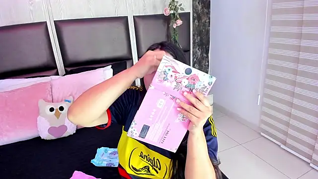 Miia Thompsonn online show from March 2025 03:18:02 AM