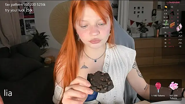 lil lia online show from September 2025 08:45:01 PM