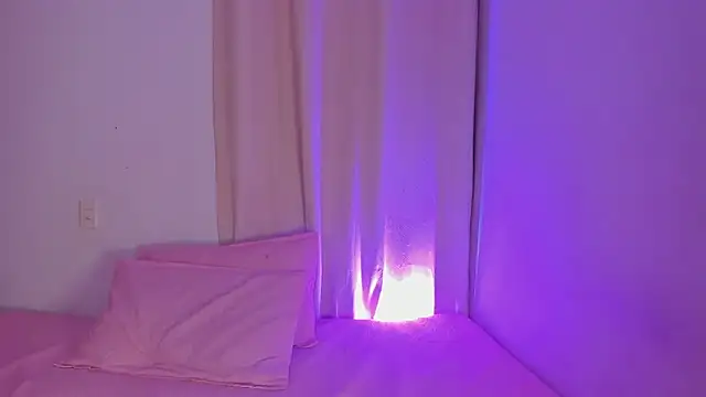 Snapshot of AmyStevenss chatting on February 2026 04:20:01 AM AmyStevenss online show from February 2026 04:20:01 AM