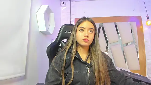 ary cooper  online show from October 2025 02:02:02 PM