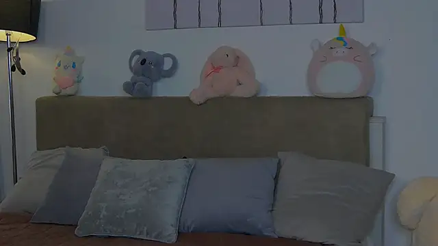 CassKiera online show from October 2025 04:44:02 AM