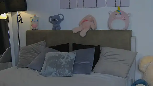 CassKiera online show from November 2025 06:46:01 AM