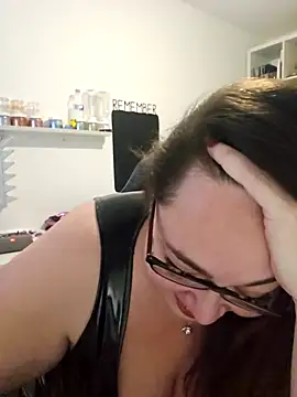 Snapshot of Sexy_Binxy chatting on February 2026 11:37:01 AM Sexy Binxy online show from February 2026 11:37:01 AM