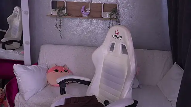 IsabellaFoxyy online show from October 2025 12:39:01 PM