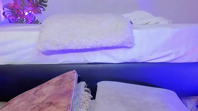 Voluptupus-girl online show from March 2025 09:05:02 PM