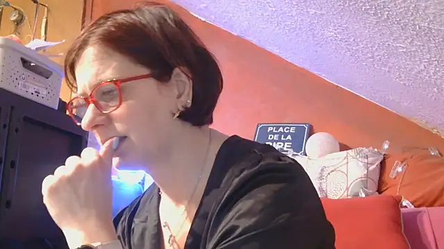 Snapshot of lanax chatting on May 2026 12:11:01 PM lanax online show from May 2026 12:11:01 PM