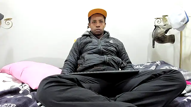 AlejoKhalifa  online show from February 2025 09:33:01 AM