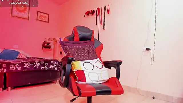 AlejoKhalifa  online show from October 2025 10:43:02 PM