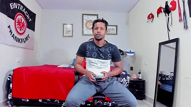 AlejoKhalifa  online show from December 2025 10:46:02 AM