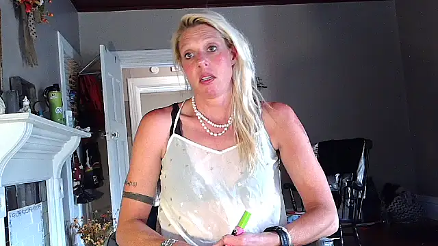 Snapshot of Glamazonx chatting on September 2025 04:29:01 PM Glamazonx online show from September 2025 04:29:01 PM