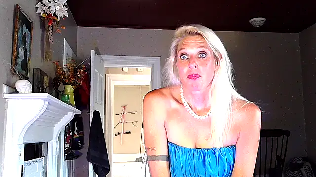 Snapshot of Glamazonx chatting on September 2025 06:51:01 PM Glamazonx online show from September 2025 06:51:01 PM