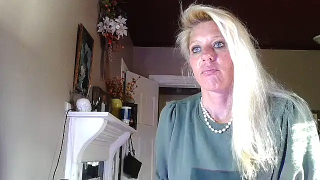 Snapshot of Glamazonx chatting on September 2025 01:58:01 PM Glamazonx online show from September 2025 01:58:01 PM