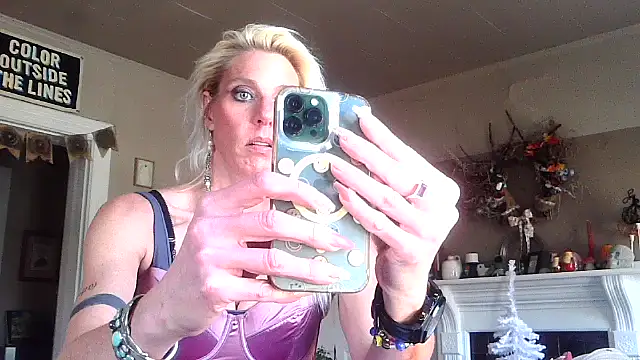 Snapshot of Glamazonx chatting on November 2025 03:55:01 PM Glamazonx online show from November 2025 03:55:01 PM