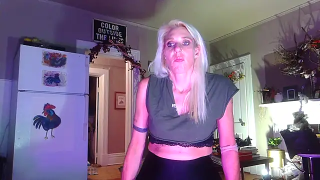 Snapshot of Glamazonx chatting on November 2025 03:05:02 AM Glamazonx online show from November 2025 03:05:02 AM