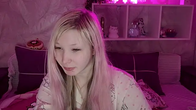 MeowkaKitty online show from April 2026 01:42:01 AM