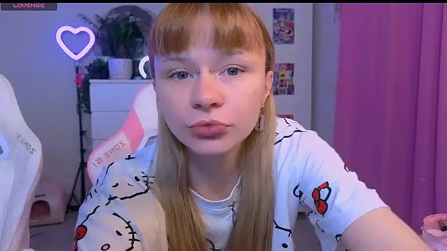 Britney Lynch online show from October 2025 10:54:02 PM