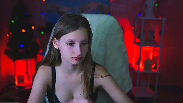 Snapshot of EllaHorton chatting on December 2024 12:33:01 PM EllaHorton online show from December 2024 12:33:01 PM