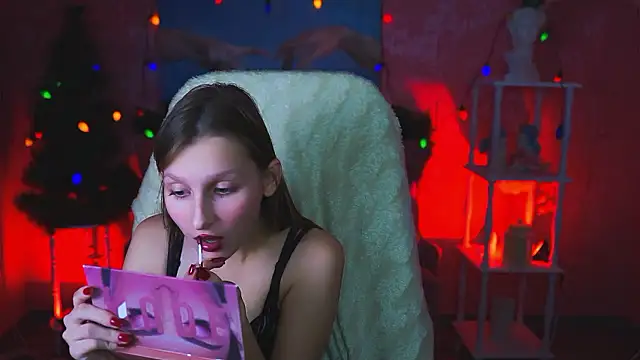 Snapshot of EllaHorton chatting on December 2024 05:06:02 PM EllaHorton online show from December 2024 05:06:02 PM