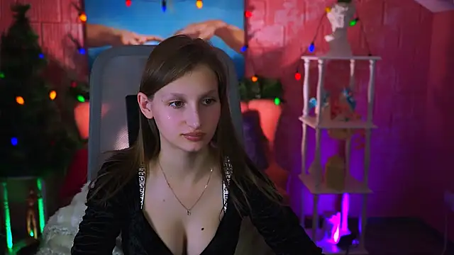 Snapshot of EllaHorton chatting on December 2024 09:59:02 AM EllaHorton online show from December 2024 09:59:02 AM