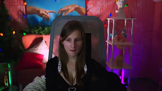 Snapshot of EllaHorton chatting on January 2025 03:01:02 PM EllaHorton online show from January 2025 03:01:02 PM