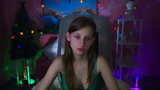 Snapshot of EllaHorton chatting on January 2025 02:41:01 PM EllaHorton online show from January 2025 02:41:01 PM