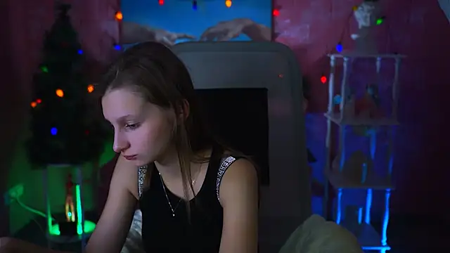 Snapshot of EllaHorton chatting on January 2025 05:27:01 AM EllaHorton online show from January 2025 05:27:01 AM