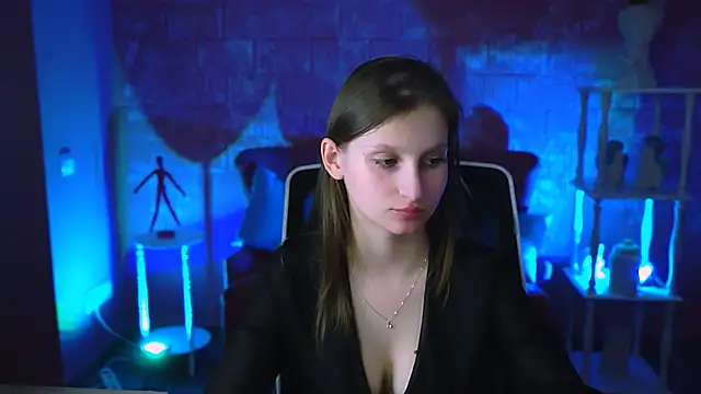 Snapshot of EllaHorton chatting on February 2025 12:28:01 PM EllaHorton online show from February 2025 12:28:01 PM