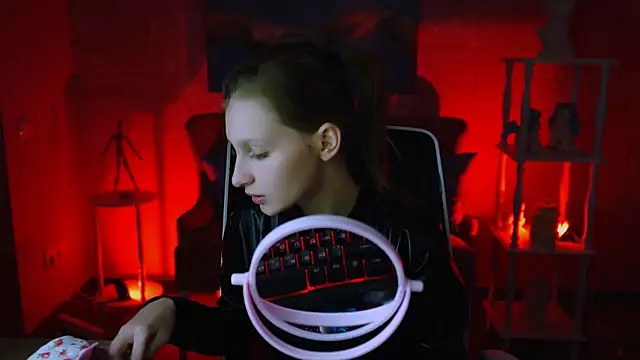 Snapshot of EllaHorton chatting on February 2025 05:56:01 AM EllaHorton online show from February 2025 05:56:01 AM