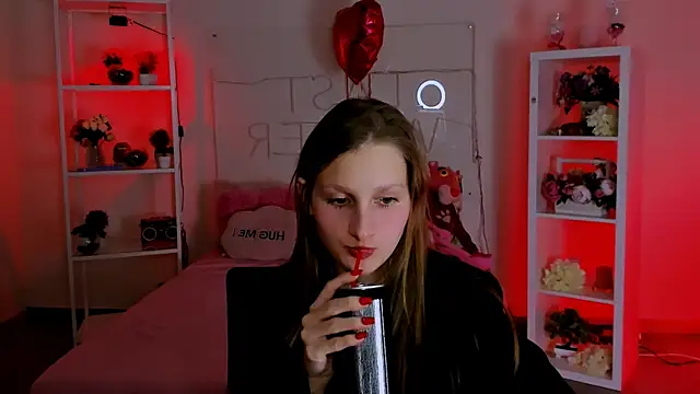 Snapshot of EllaHorton chatting on February 2025 04:53:02 PM EllaHorton online show from February 2025 04:53:02 PM