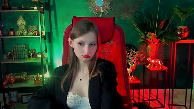 Snapshot of EllaHorton chatting on February 2025 06:41:02 PM EllaHorton online show from February 2025 06:41:02 PM