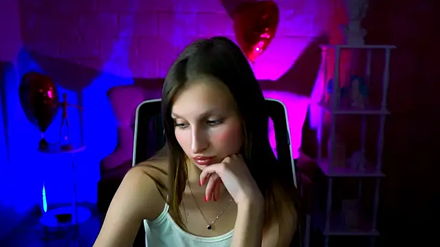 Snapshot of EllaHorton chatting on March 2025 03:51:02 PM EllaHorton online show from March 2025 03:51:02 PM